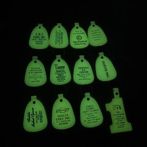 VINTAGE GLOW IN THE DARK ADVERTISING KEYRING LOT OF 12 KEYCHAIN Ford Chevy GMC